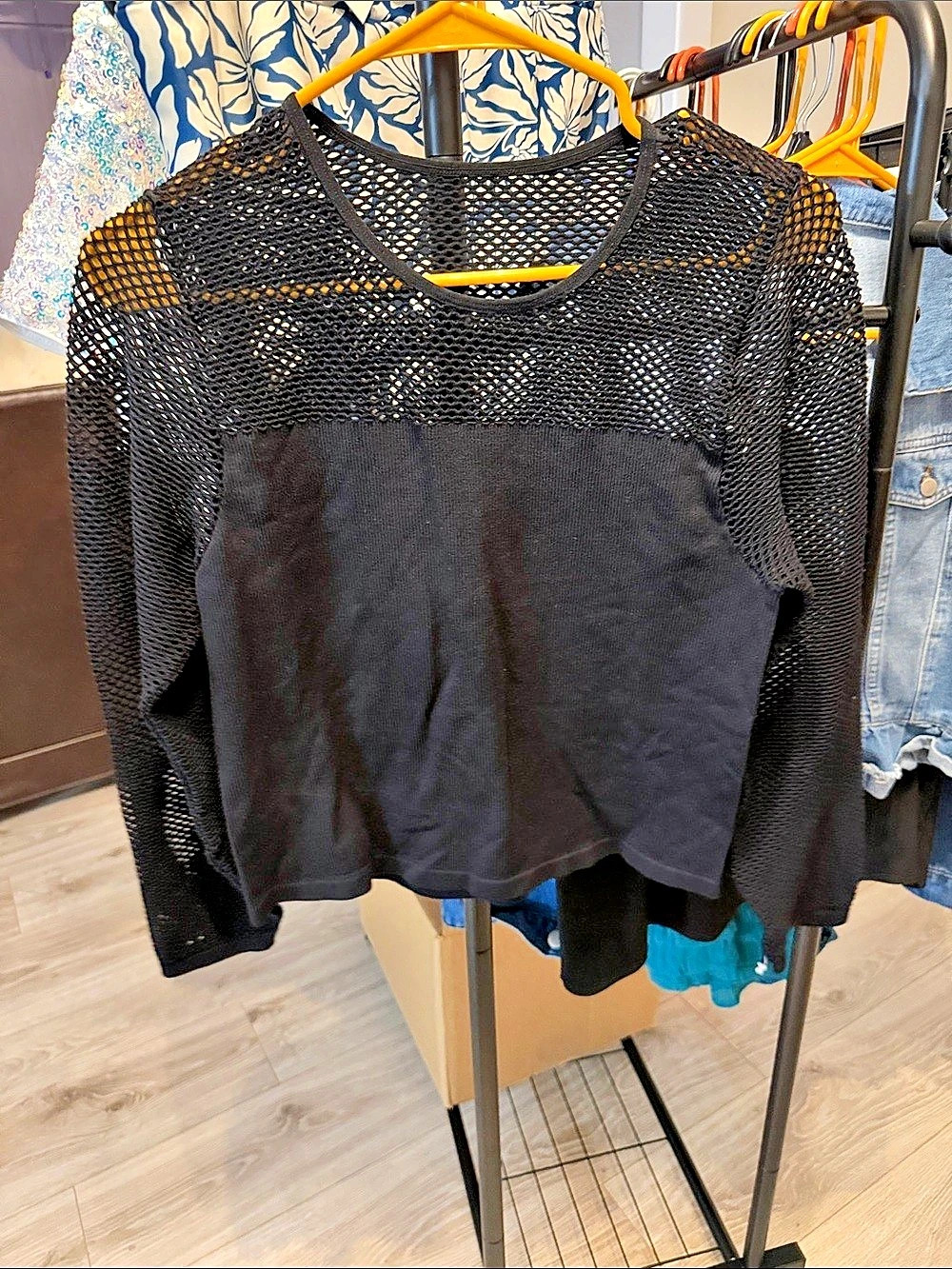 Almost Famous Black Mesh Long Sleeve Top Size 2XL (fits like a large)